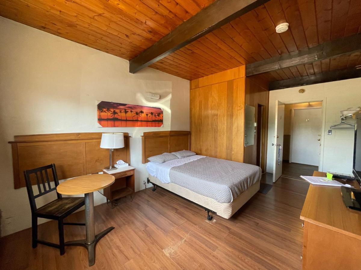 Rosthern Hotel Bagian luar foto