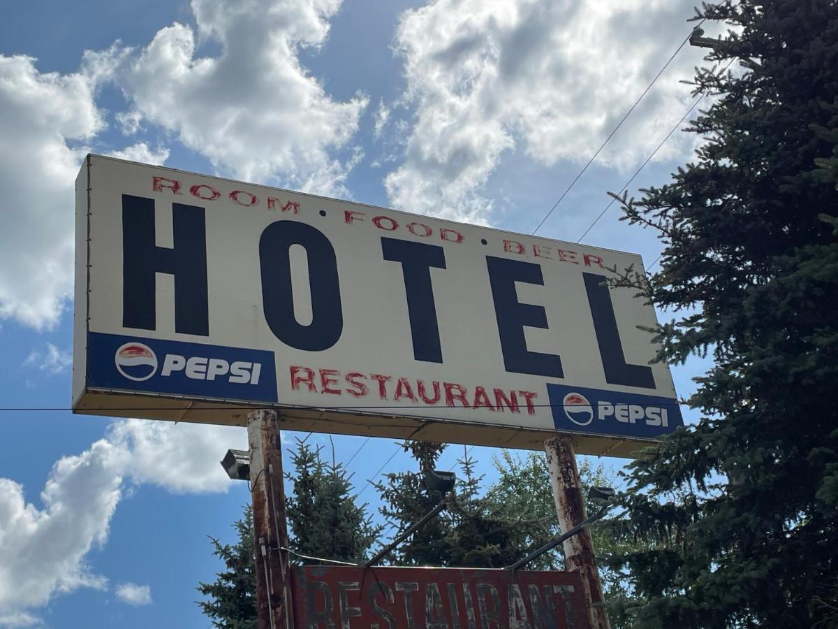 Rosthern Hotel Bagian luar foto