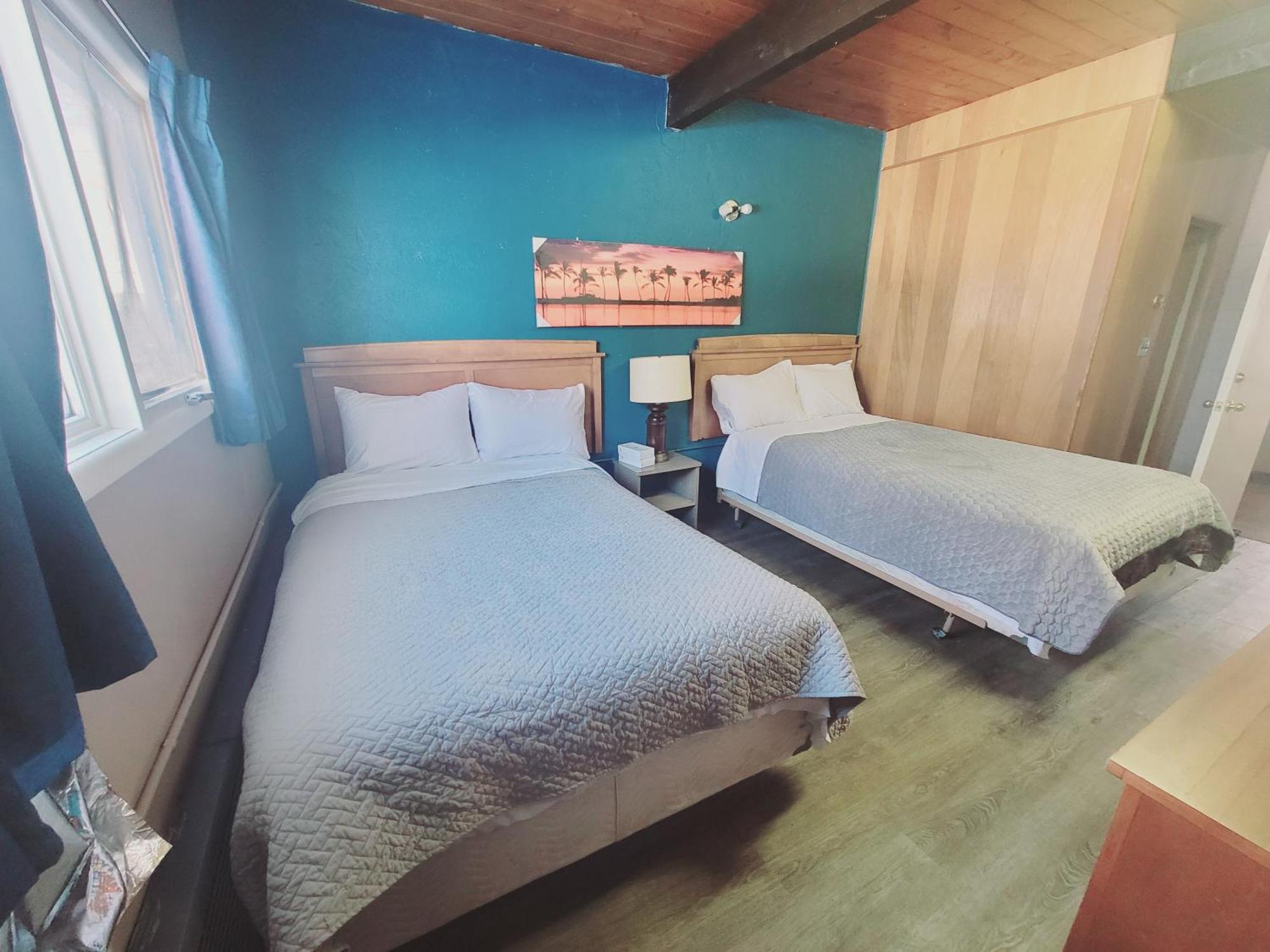 Rosthern Hotel Bagian luar foto